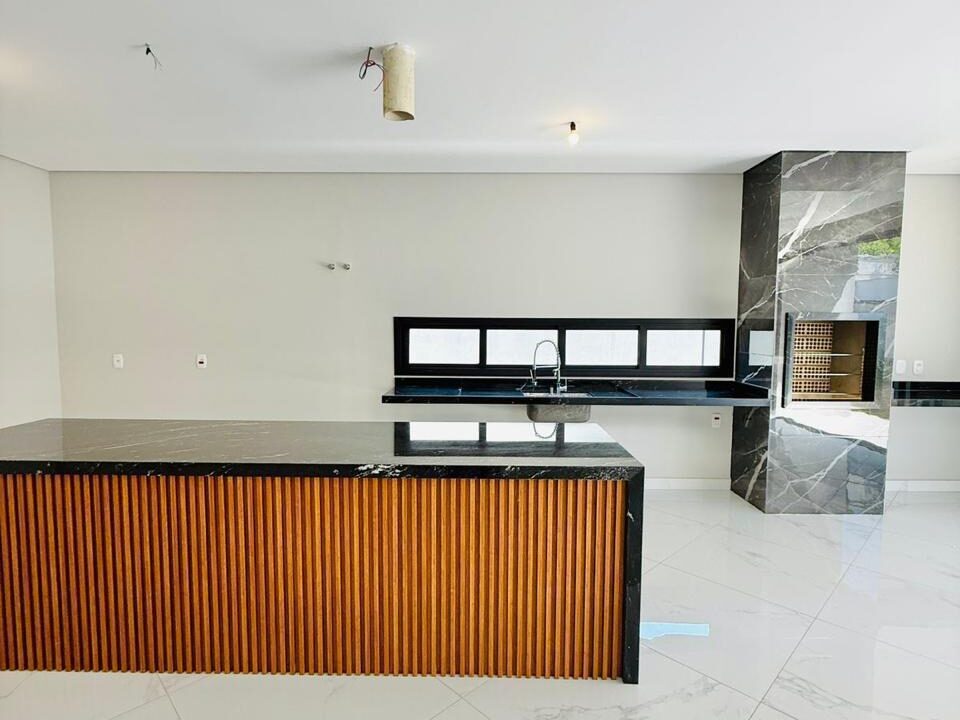 3b4e8003-6e3c-4f7f-bec4-1396f303cb59