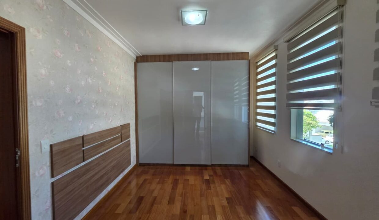 WhatsApp Image 2025-11-19 at 09.37.18