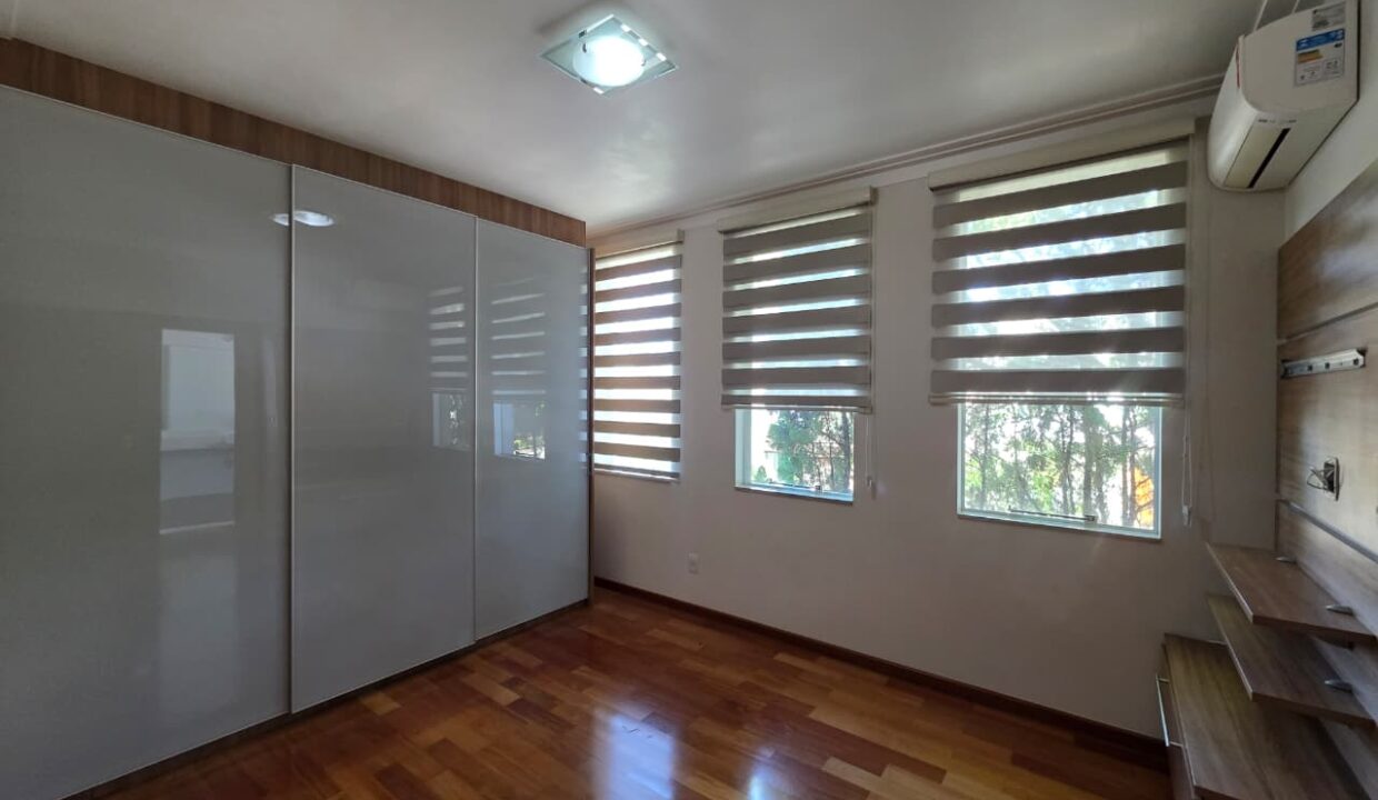 WhatsApp Image 2025-11-19 at 09.37.20 (1)