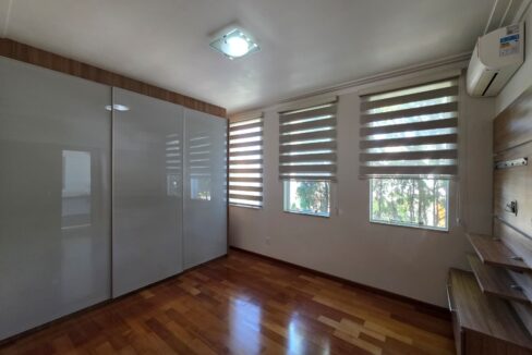 WhatsApp Image 2025-11-19 at 09.37.20 (1)