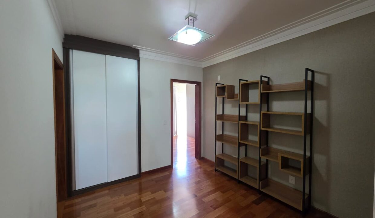 WhatsApp Image 2025-11-19 at 09.37.25