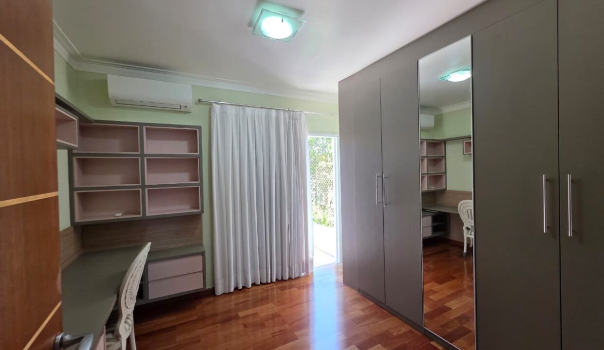 WhatsApp Image 2025-11-19 at 09.37.28