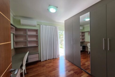 WhatsApp Image 2025-11-19 at 09.37.28