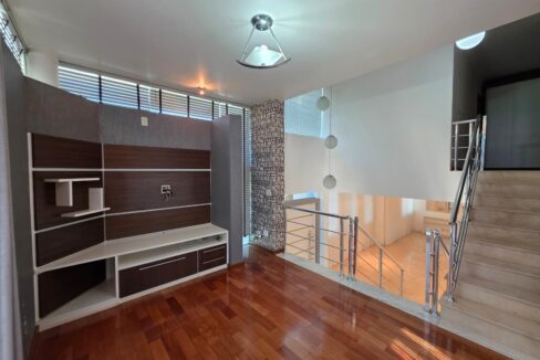 WhatsApp Image 2025-11-19 at 09.37.38