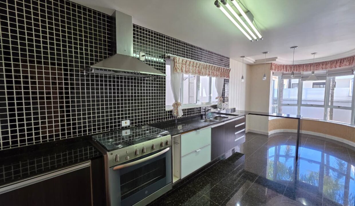 WhatsApp Image 2025-11-19 at 09.37.40