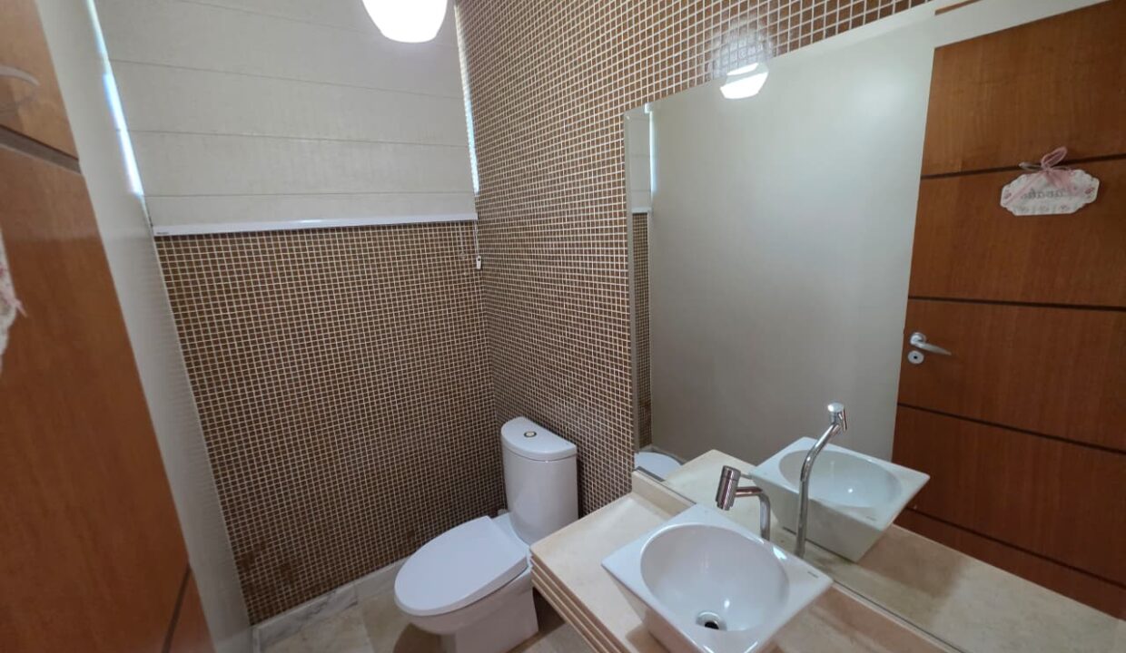 WhatsApp Image 2025-11-19 at 09.37.41