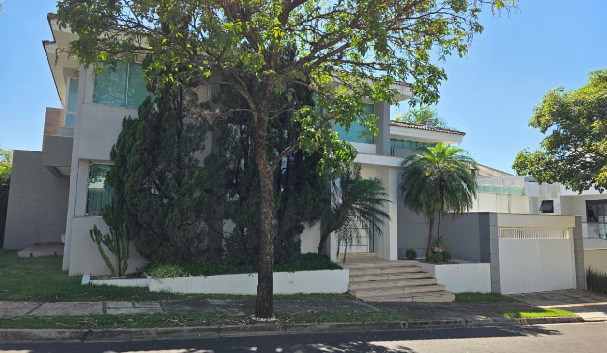 WhatsApp Image 2025-11-19 at 09.37.42 (1)