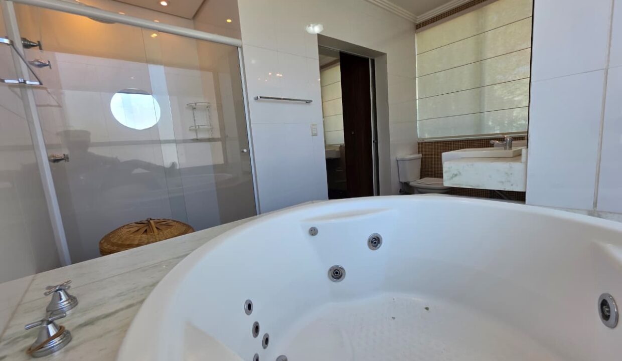 WhatsApp Image 2025-11-19 at 09.57.29