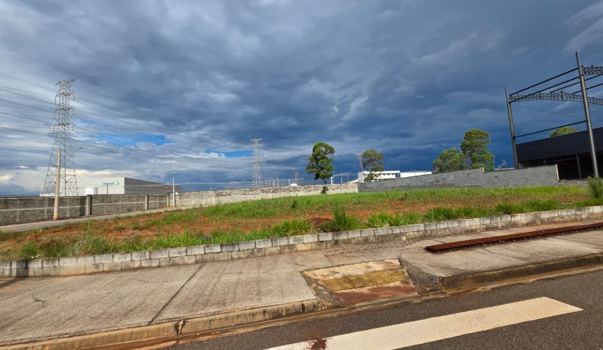 WhatsApp Image 2025-12-08 at 09.18.06