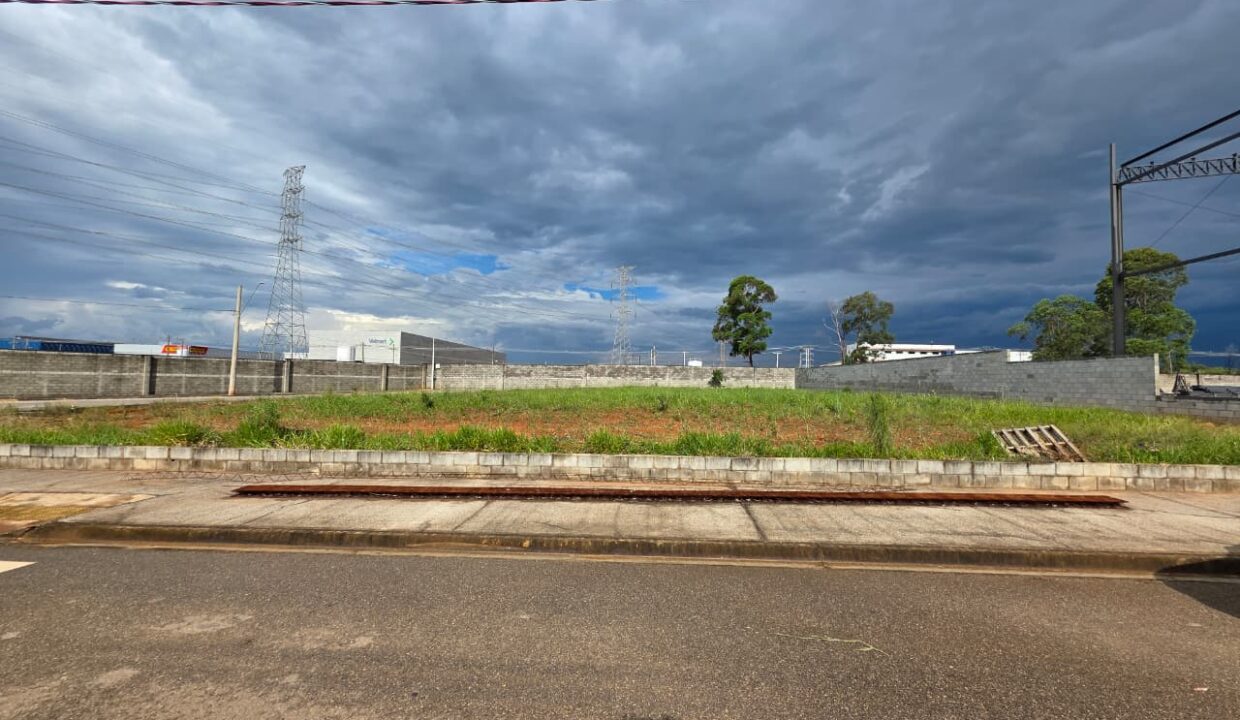 WhatsApp Image 2025-12-08 at 09.18.07