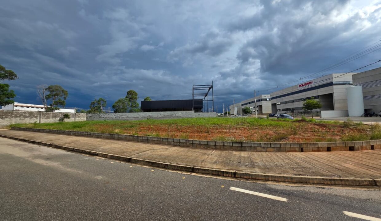 WhatsApp Image 2025-12-08 at 09.18.07 (3)